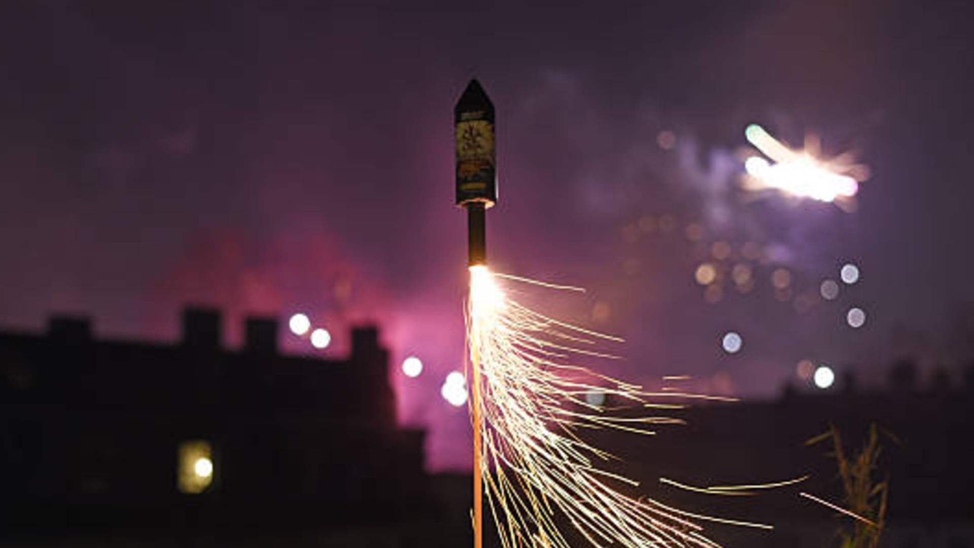 La lista de provincias y municipios que prohibieron la pirotecnia (Foto: iStock)