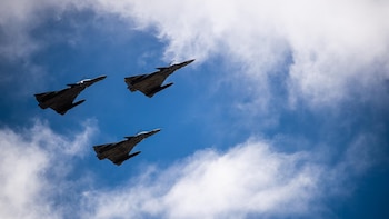 Al menos tres muertos en un nuevo bombardeo de la aviación colombiana sobre un campamento guerrillero
