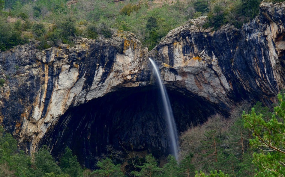 La cova de les Gralles, en Tarragona (valldecapafonts.com).