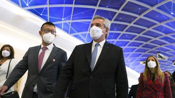 Alberto Fernández llega esta noche