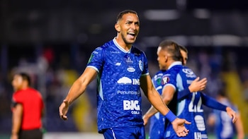 CS Cartaginés superó 1-0 a CD Olimpia con un gol de Alonso Hernández en la semifinal de ida del certamen regional. (Cortesía: Concacaf)