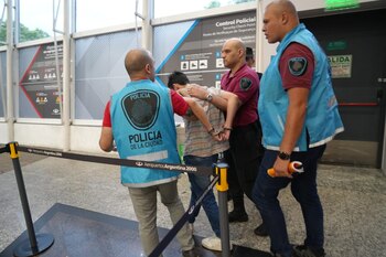 Junto a la condena a