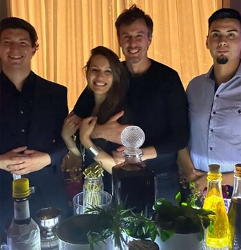 Pampita y Roberto García Morirtán