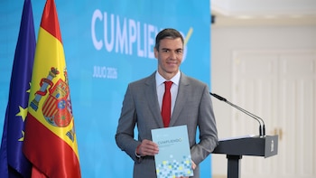 Pedro Sánchez presume de la buena marcha de la economía tras una “década de recortes” del PP y carga contra el “negacionismo climático”
