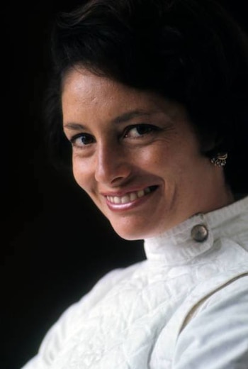 María del Pilar y su medalla obtenida en los Juegos Olímpicos de México 68. (Foto de archivo)
