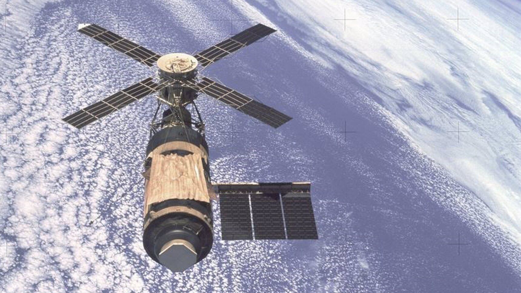 Con un peso de 75 toneladas, fue necesario un cohete Saturno V para poner a Skylab, la primera estación espacial estadounidense, en órbita (NASA)