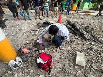 Accidente en la Autopista a Comalapa dejó al menos cinco muertos a la altura del kilómetro 38 ½, en San Luis Talpa. (Cortesía: Cruz Verde Salvadoreña)