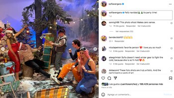 Sofía Vergara vestida de rojo,