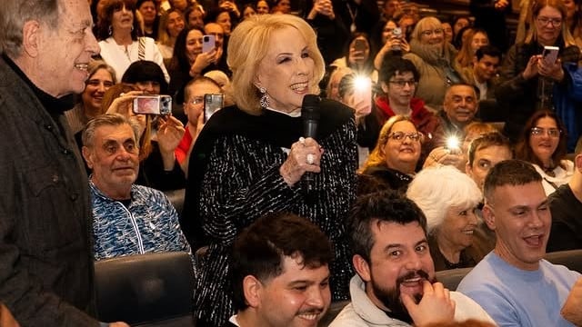 Mirtha Legrand fue al teatro a ver a Benjamín Vicuña y Esteban Lamothe: la ovación del público y su divertida crítica