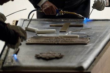 El ataúd de Benedicto XVI