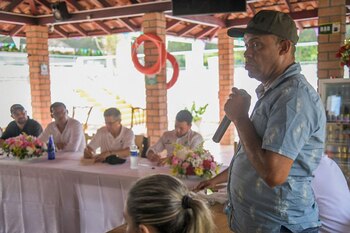 Representantes de los campesinos y