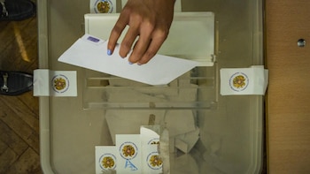 El líder de Armenia Fuerte apela al voto y defiende una "Armenia reconstruida" durante la jornada electoral