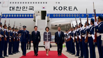 El presidente surcoreano llegó a Chile para reunirse con Kast: buscará ampliar la cooperación bilateral en seguridad y comercio