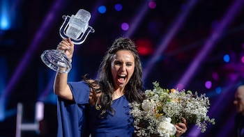 La historia de Jamala: de ganar Eurovisión a vivir como refugiada y huir de Ucrania a pie junto a sus hijos
