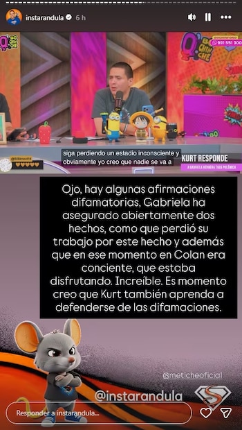 Captura de pantalla de una historia de Instagram con un hombre frente a micrófonos, un texto superpuesto y una ilustración animada de un ratón
