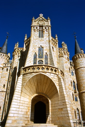 Detalles del Palacio Episcopal de Astorga (Getty Images)