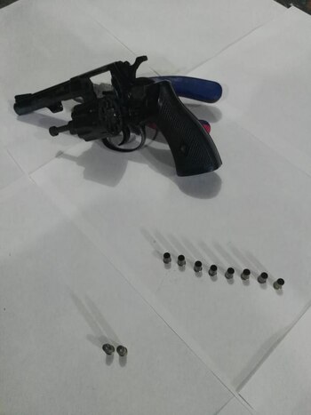 El arma secuestrada al mecánico