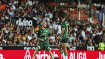 (Pre) El Betis quiere seguir en cabeza ante el Levante y la Real acabar ante el Espanyol con su sequía