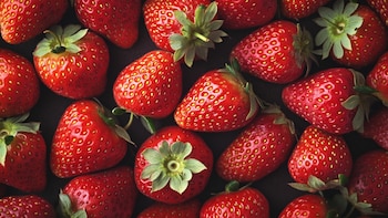 Las frutillas deben lavarse dejando