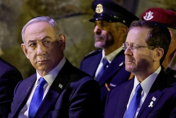 El primer ministro israelí, Benjamin Netanyahu, y el presidente Isaac Herzog (REUTERS/Amir Cohen/Archivo)