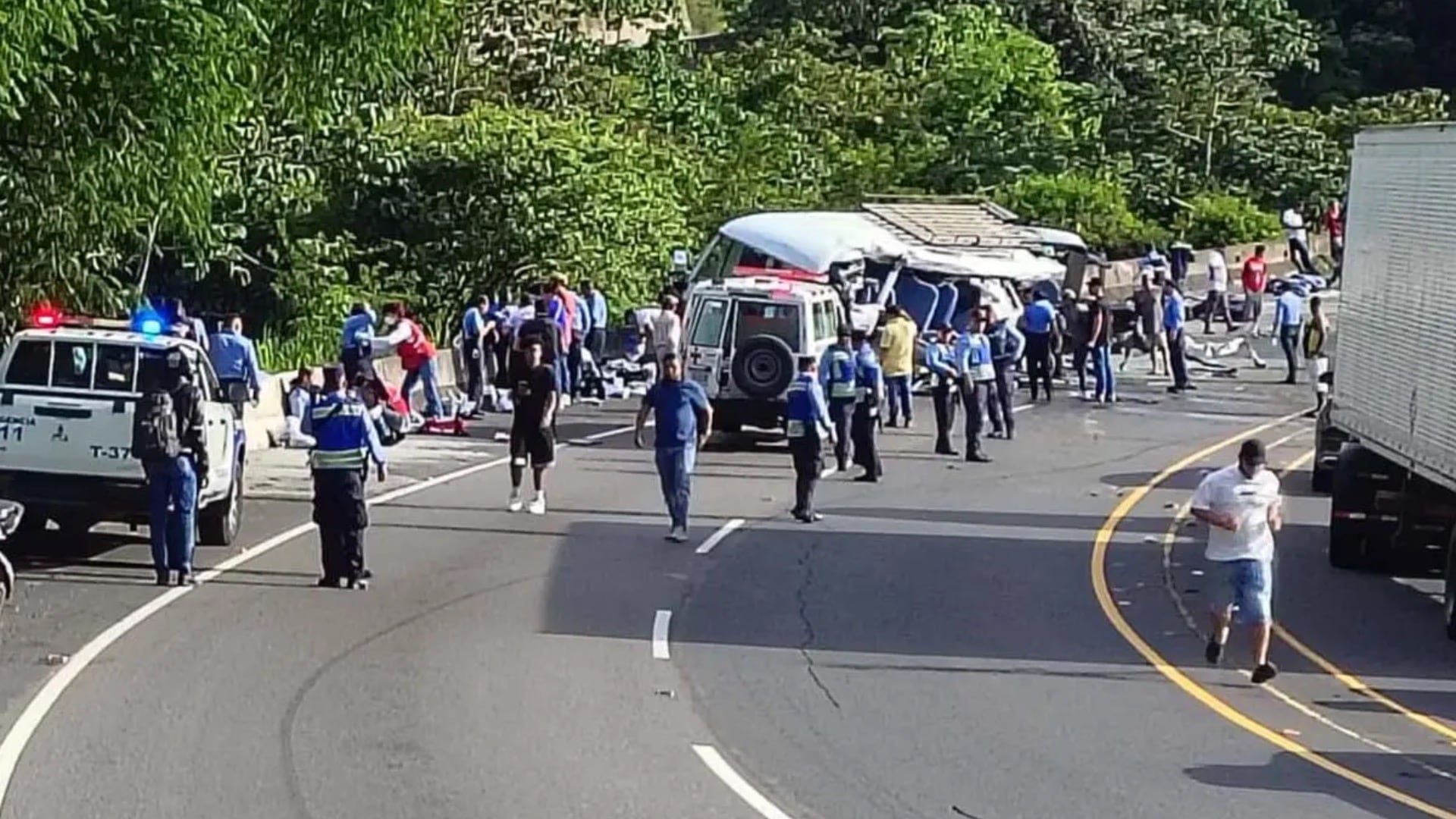 Las investigaciones concluyen que la unidad circulaba a una velocidad no prudente. (FOTO: Hondudiario)
