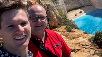 Una de las postales con