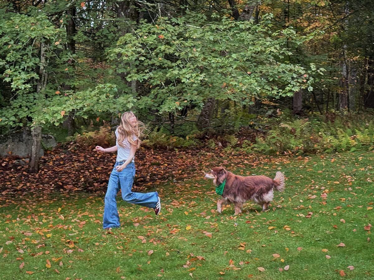 La actriz de Mamma Mia! detalló los desafíos y satisfacciones de su rutina diaria en la granja junto a su familia y animales (Instagram/mingey)