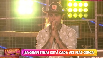 Paul Michael se salvó primero con 6 millones de votos y Gabriela Herrera fue la segunda en continuar en competencia. YouTube: La Granja VIP