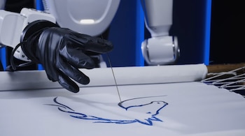 El robot humanoide no solo