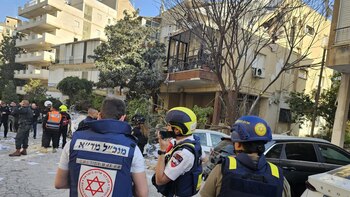 Al menos seis heridos, uno