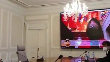 La senadora Aida Abella mientras