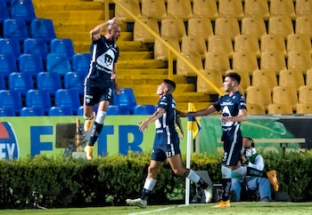 Carlos Gonzalez (i) de Pumas