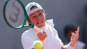 Ignacio Buse cederá terreno en el ranking ATP tras caer ante Stéfanos Tsitsipás en Gstaad: ¿hasta qué puesto descenderá?