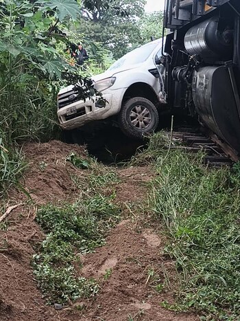 La camioneta fue embestida cuando