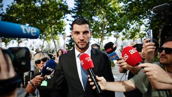 El futbolista Rafa Mir condenado a 8 años y seis meses de prisión por agresión sexual y lesiones a dos mujeres de Bétera (Valencia)
