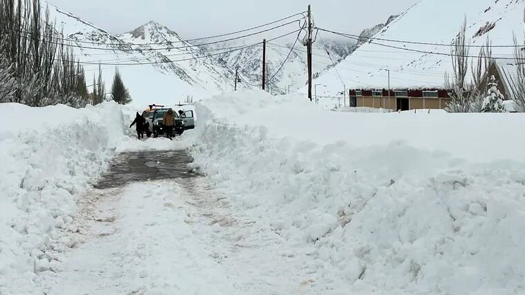 El operativo se enmarca en un plan nacional por el temporal que afecta a Mendoza y parte de La Patagonia