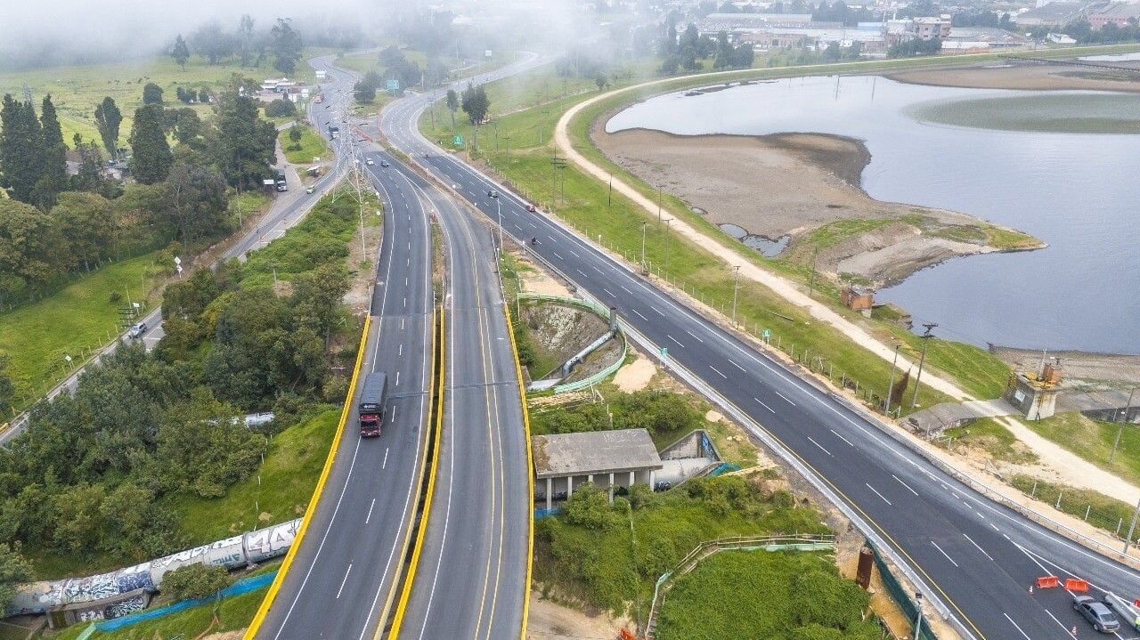 El centro integra tecnología de última generación para coordinar la asistencia en carretera y mejorar la experiencia de los conductores. - crédito @ANI_Colombia/X