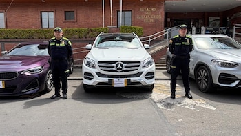 Policía Nacional recuperó cuatro vehículos de alta gama robados en taller de Barrios Unidos, avaluados en 1.000 millones de pesos