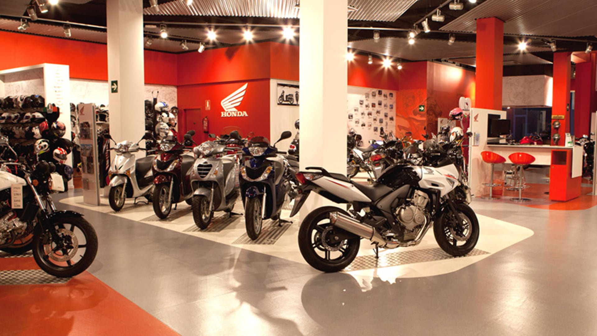 En junio se mantiene la Keller KN 110-8, en primer puesto, con 7.336, secundada por la Honda Wave 110S, con 7.113 (Honda)
