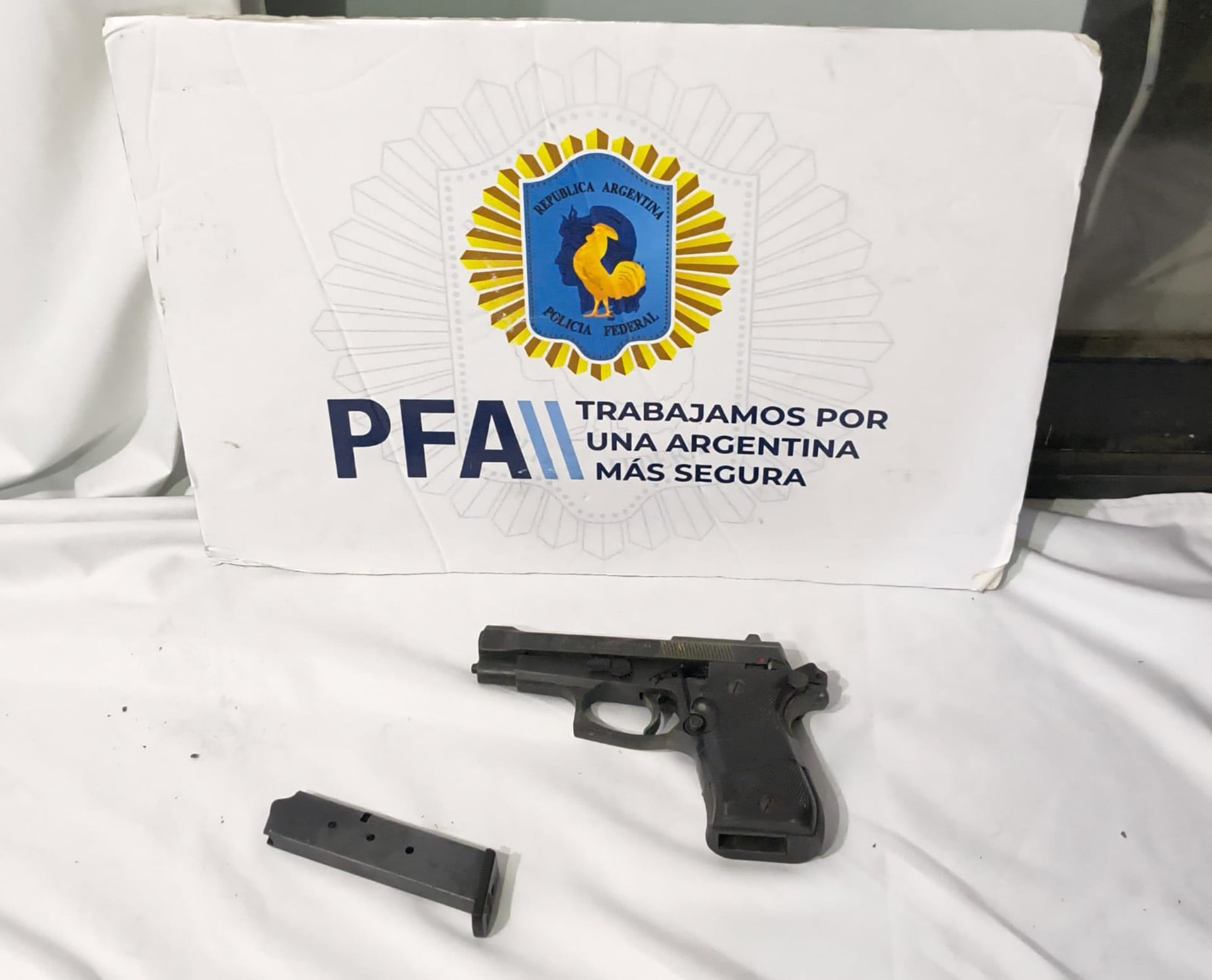 El arma que le incautaron