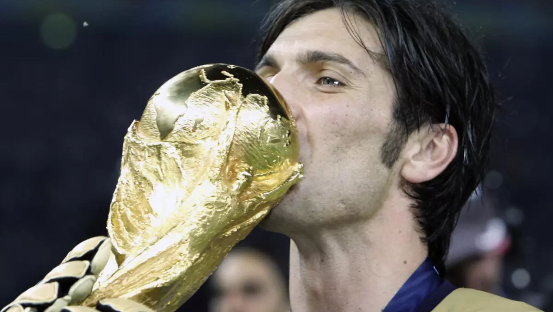 Más que una fecha simbólica, el Día del Portero impulsa iniciativas que resaltan su rol, fortaleciendo su reconocimiento en la cultura futbolística mundial. (AP)