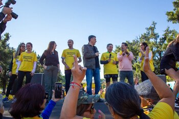 Jorge Macri, junto a funcionarios