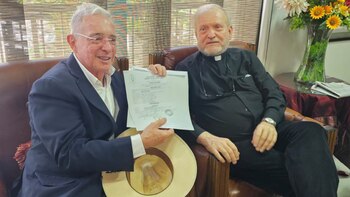 Uribe fue a la iglesia