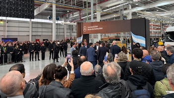 Mercedes-Benz inauguró en Zárate su nueva planta de camiones y buses tras una inversión de USD 110 millones