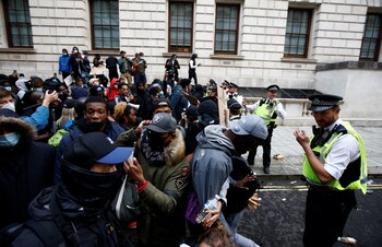 Miles de personas volvieron a