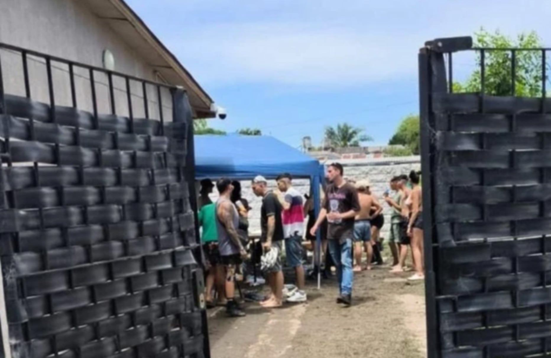 Desarticular en la playa Serena de Mar del Plata una fiesta clandestina con más de 100 personas (0223)