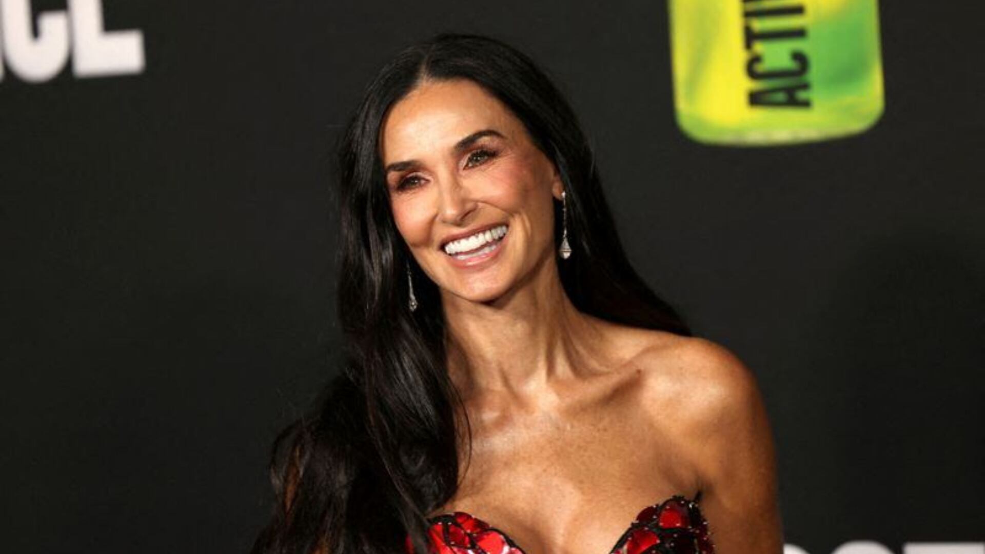 Demi Moore consolida su vigencia en Hollywood tras el éxito internacional de La Sustancia y su reconocimiento en los grandes premios