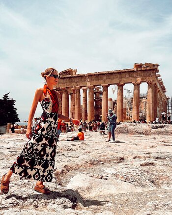 Carla posando en uno de