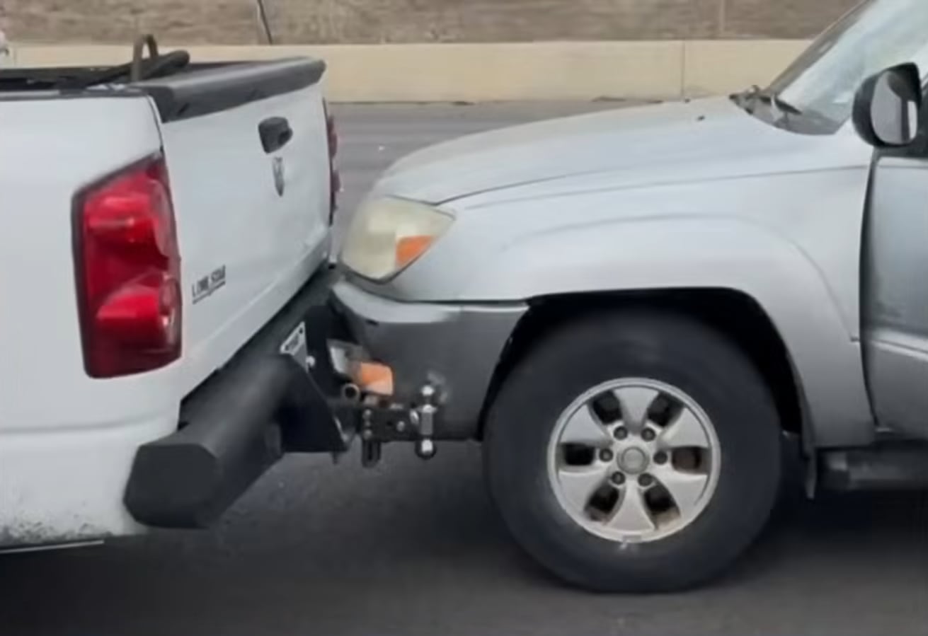 El parachoques reforzado de la camioneta, instalado por Villarreal-Albe dos meses antes, desempeñó un papel clave en el rescate exitoso (Andrea Walker)