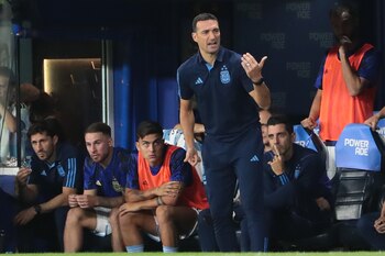 Scaloni y la incógnita del recambio. ¿Cuántos campeones de Qatar podrán llegar al Mundial 2026?